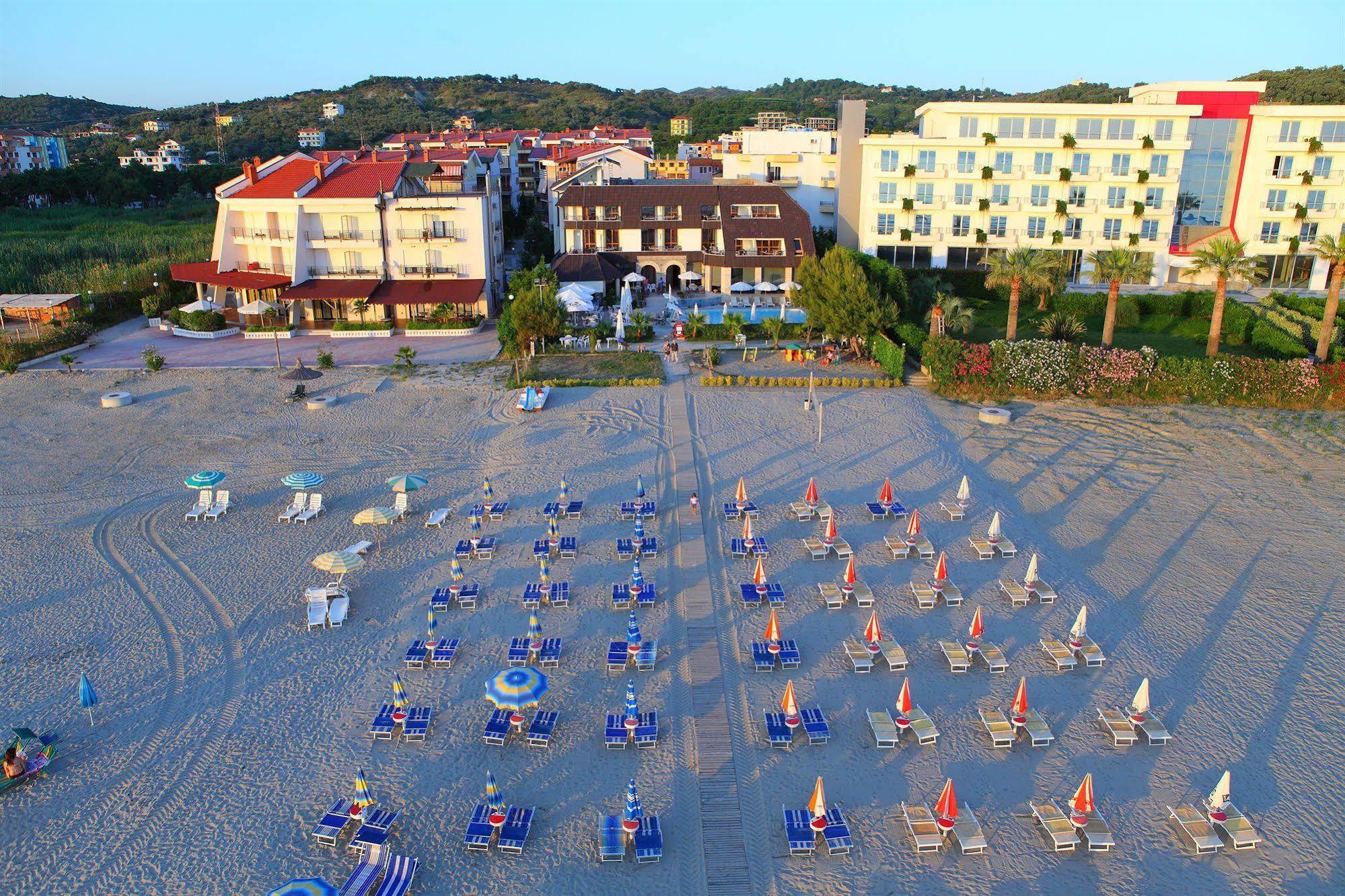 Hotel Oaz Durrës Buitenkant foto